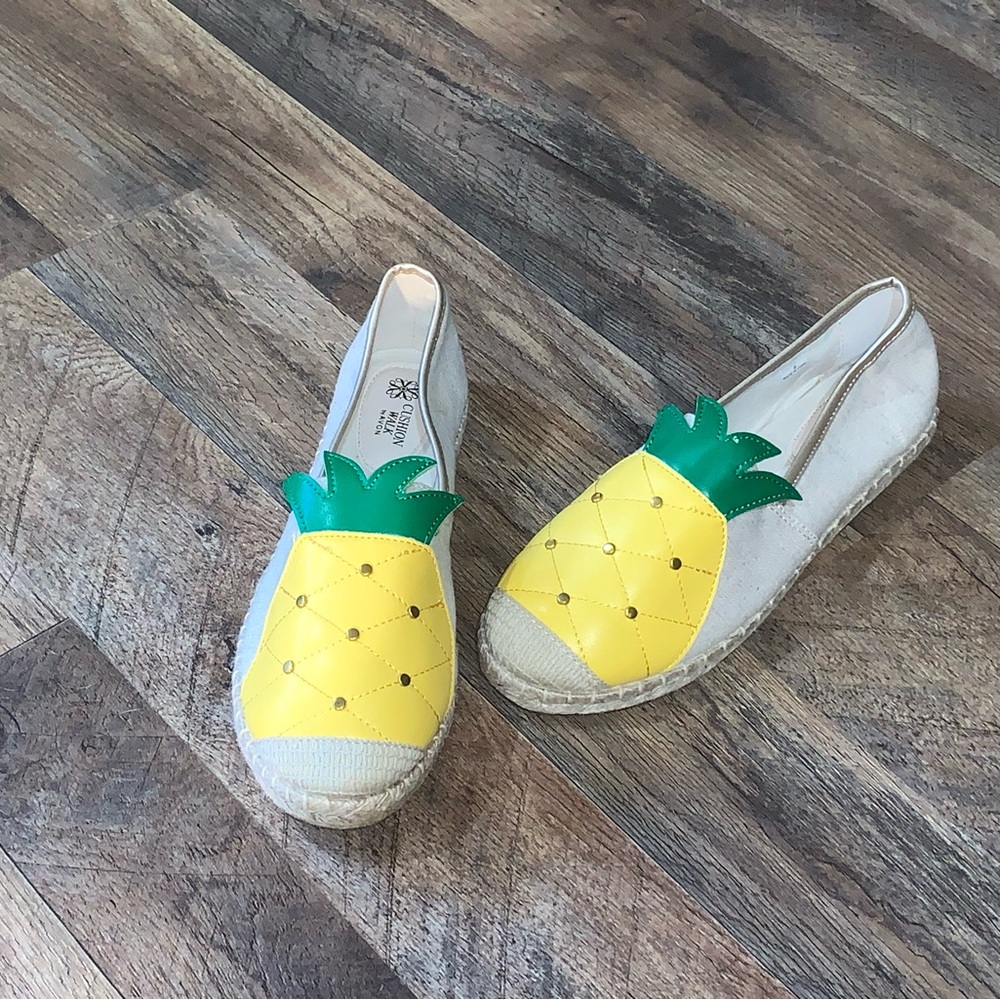 Cushion walk by Avon “pineapple” slip on espadrille loafer shoes size 8